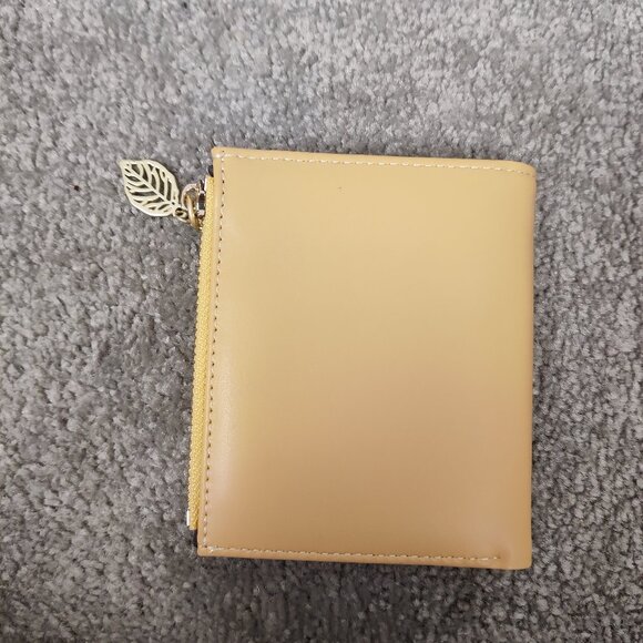 Miniso Women's Bi Fold Wallet Beige Snap Button Closure Elegant Minimalist Style - Picture 2 of 6